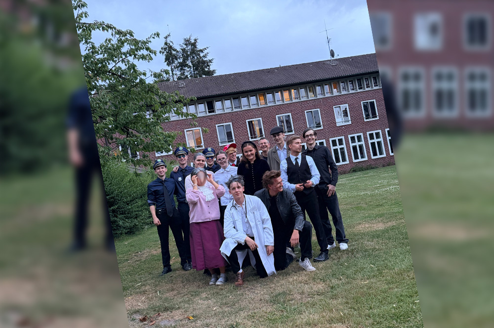 Bild Arsen und Spitzenhäubchen Ensemble